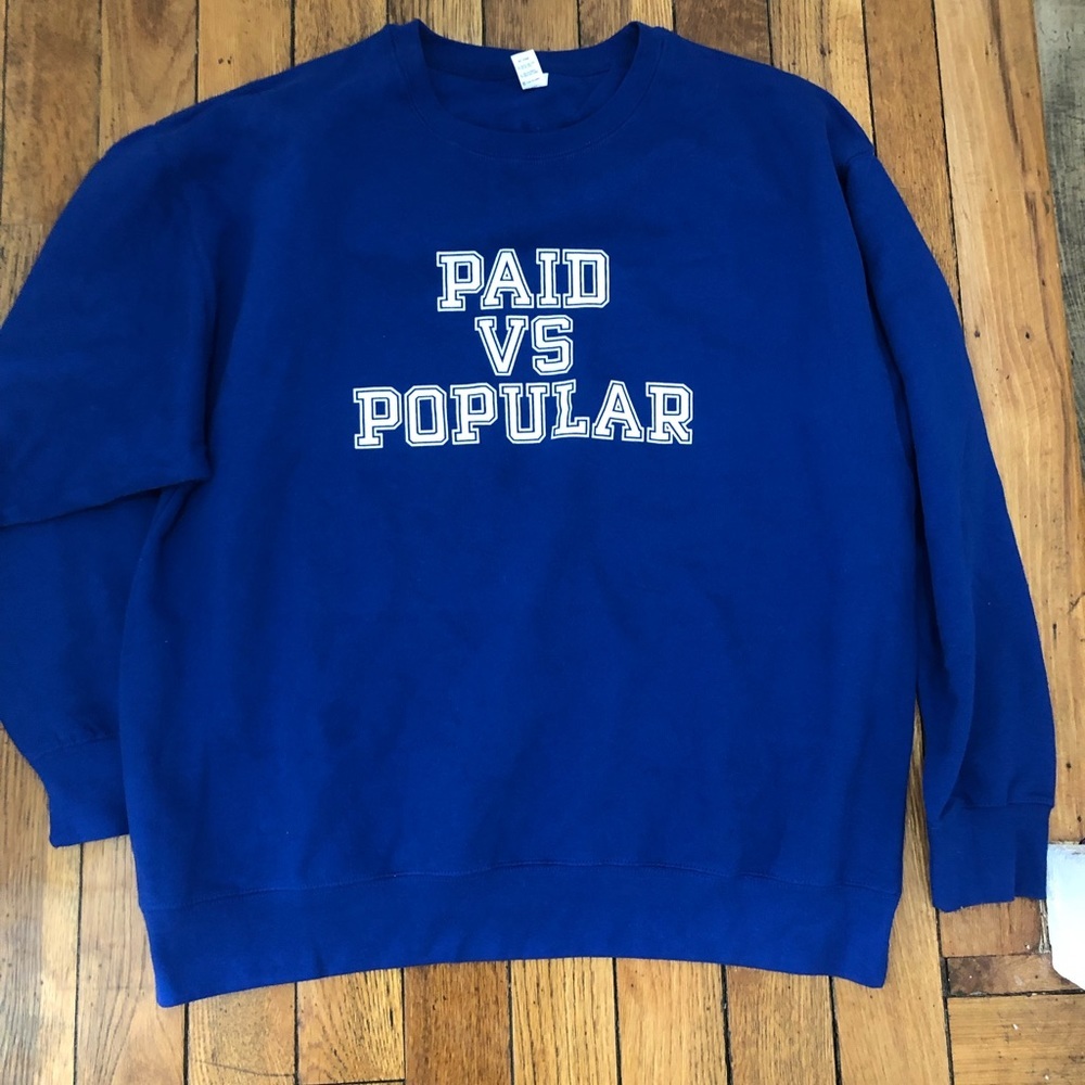 Sweatshirt
🆓